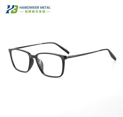 Okvirji za očala iz titana